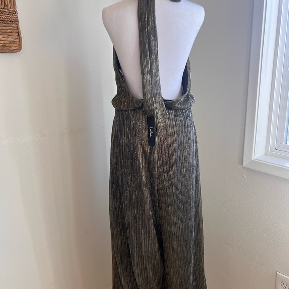 Lulus NWT Halter Neck Bronze Ribbed Jumpsuit Size 8-10 - Picture 3 of 3